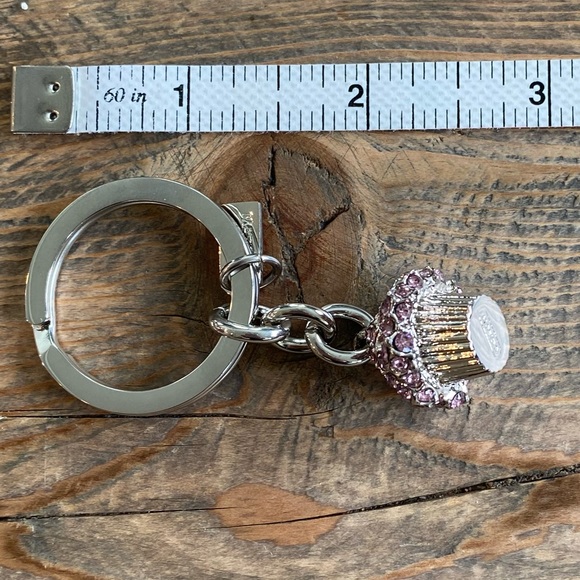 NEW COACH KEYCHAIN PURSE BAG CHARM CUPCAKE MUFFIN SWAROVSKI CRYSTAL RHINESTONE - Picture 5 of 8